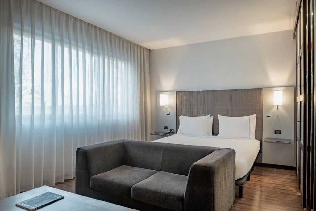 Camera Superior con letto extra large — AC Hotel San Sebastián de los Reyes by Marriott