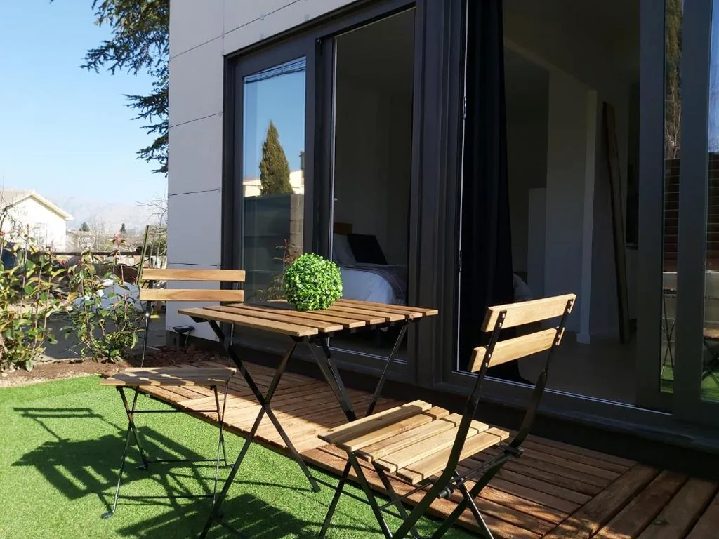 庭の眺めを楽しめるアパートメント — Acero y Piedra Apartamentos con jardín privado