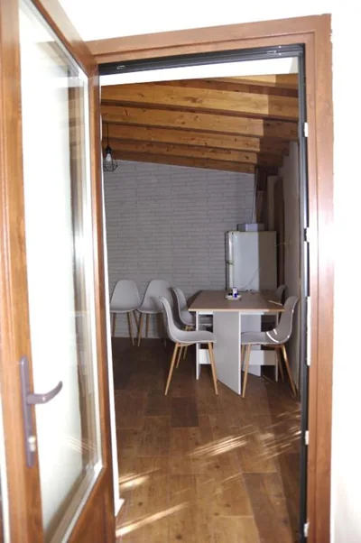 Acogedora casita con barbacoa — 写真 10