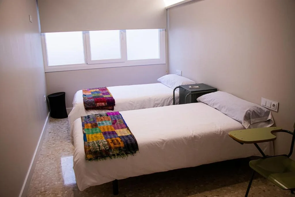 Chambre double avec salle de bains – 1 ou 2 lits — Acolá Rooms