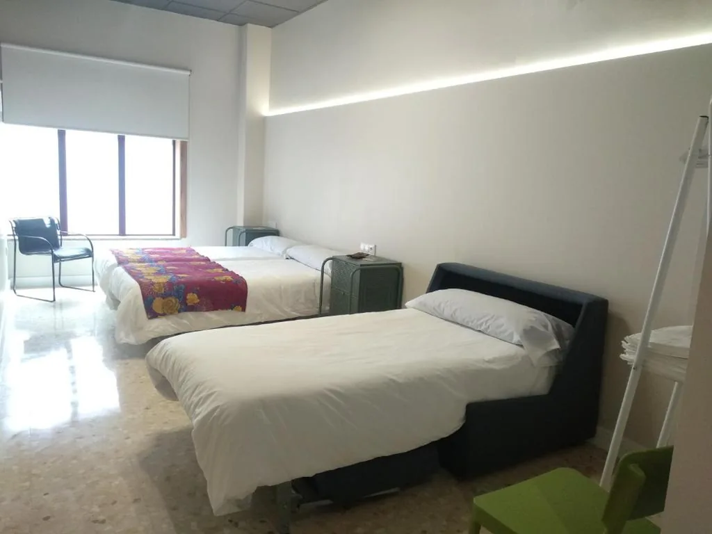Chambre familiale avec salle de bains privative — Acolá Rooms
