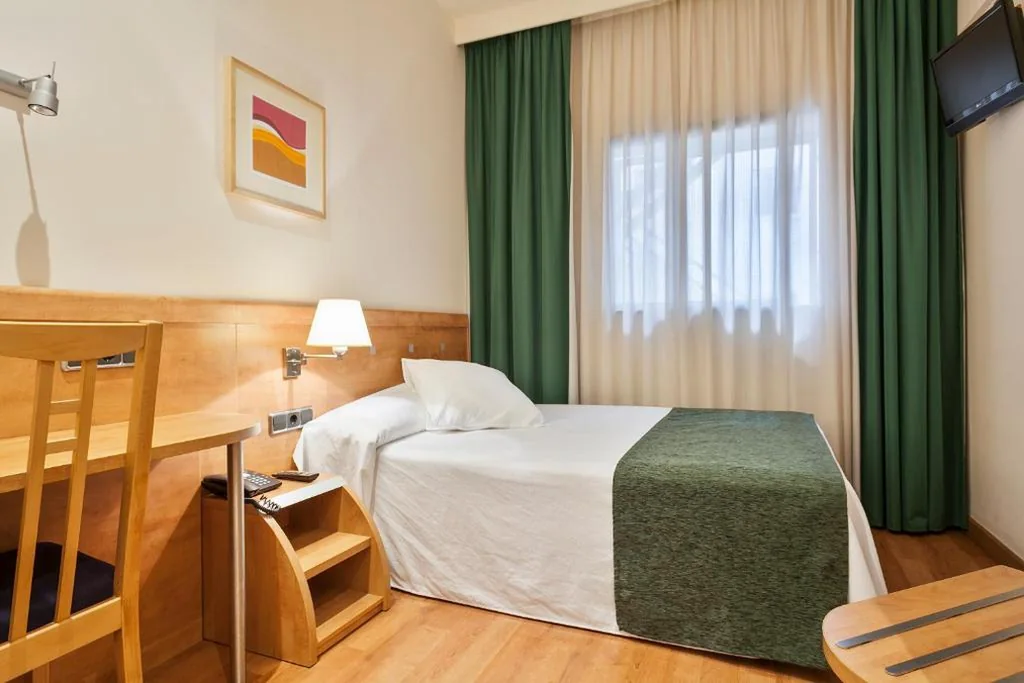 Single Room — Acta Antibes
