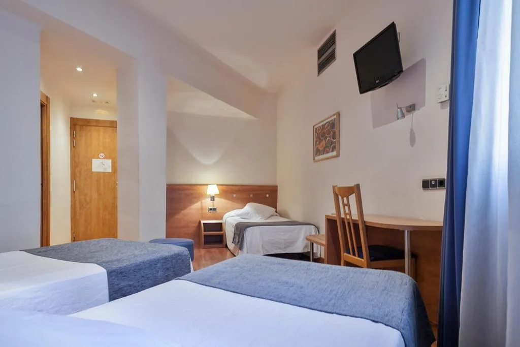 Triple Room — Acta Antibes