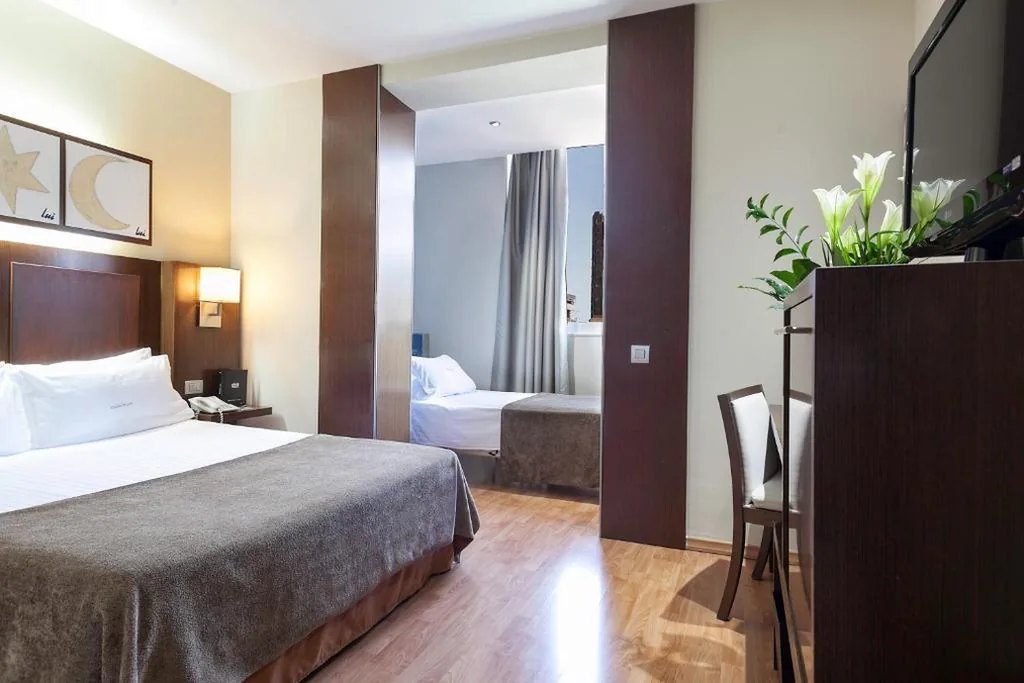 Dreibettzimmer (3 Erwachsene) — Acta Atrium Palace