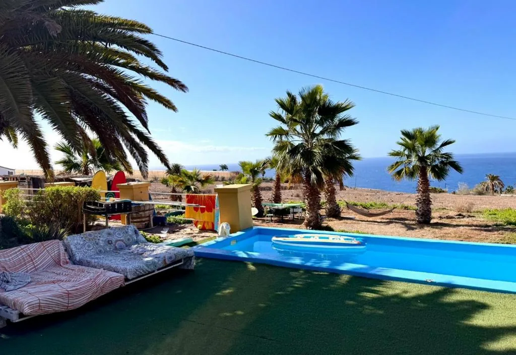 Quarto Partilhado Misto - 4 camas — Adeje - TwinFin Hostel & Surf Yoga Camp