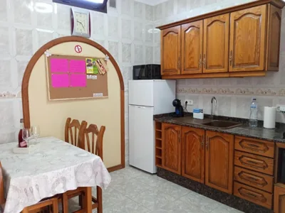 adosado cerca del mar — Foto 4