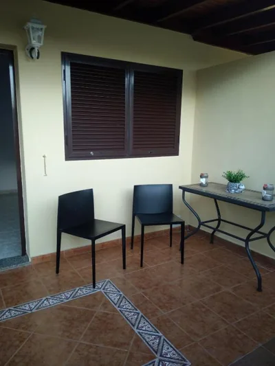 adosado cerca del mar — Foto 11