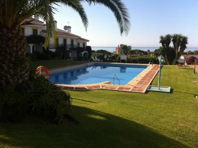 Adosado en residencial — foto 4