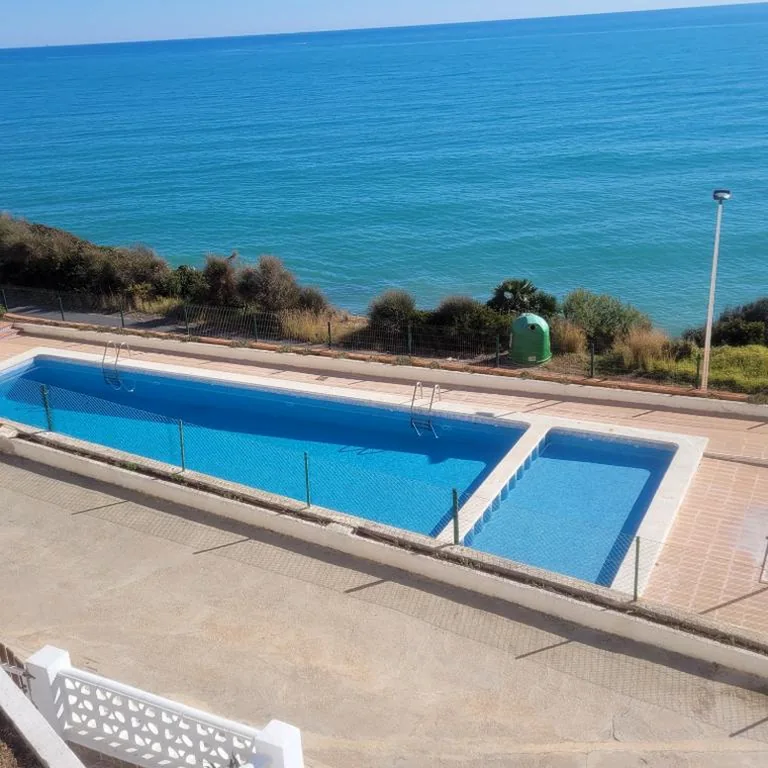 Casa con 2 camere da letto — Adosado frente al mar casa kiko