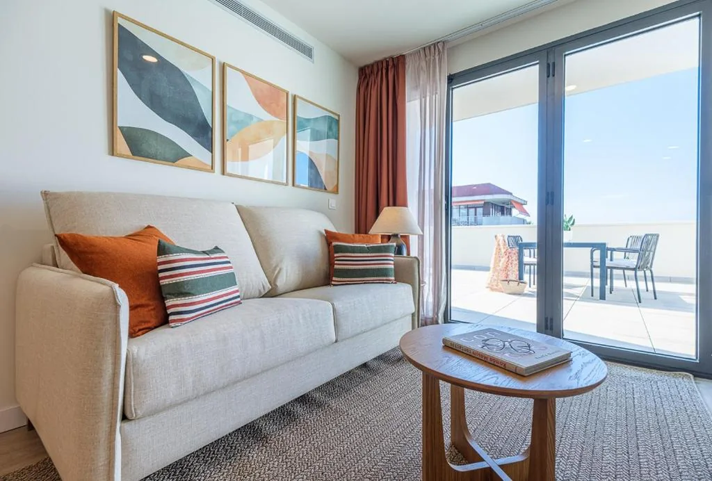 Apartamento 1 dormitorio con vistas al mar y terraza — Aduana Suites