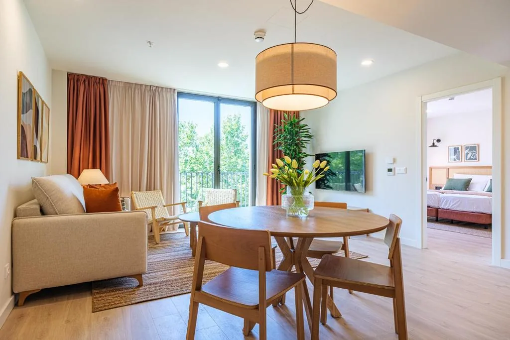 Estudio con balcón — Aduana Suites