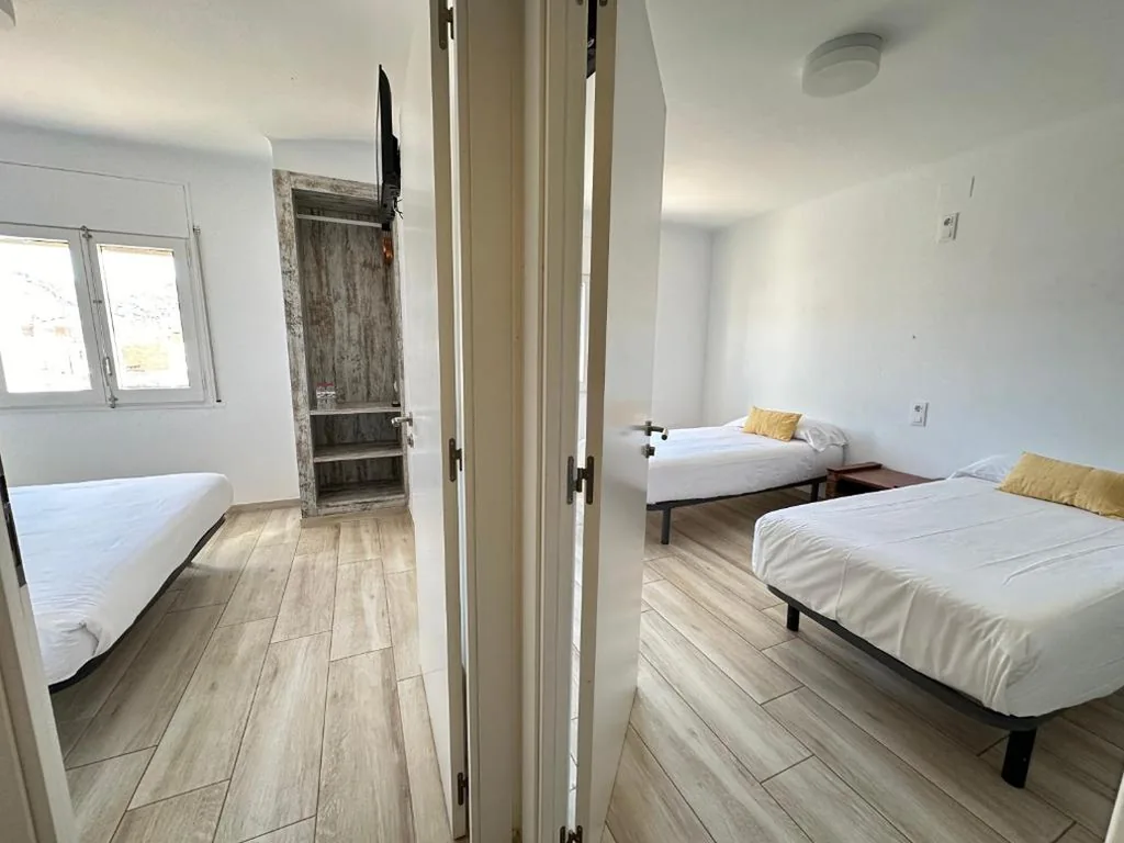 Camera quadrupla con bagno privato — Agi Gloria Rooms
