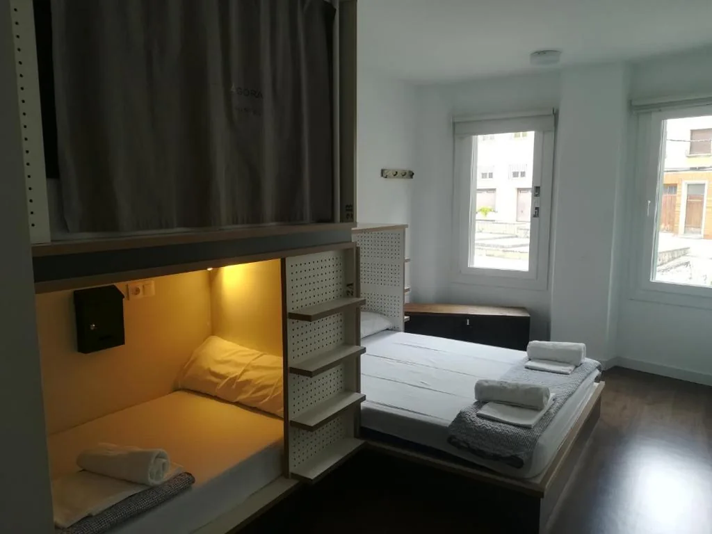 Habitación Cuádruple Estándar — Agora Hostel