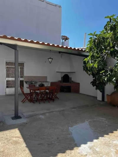 Agradable casa con chimenea interior y barbacoa. — photo 6