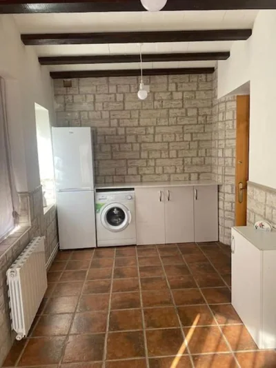 Agradable casa con chimenea interior y barbacoa. — photo 12