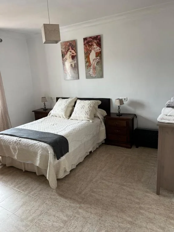 Agradable casa con piscina en la serranía.