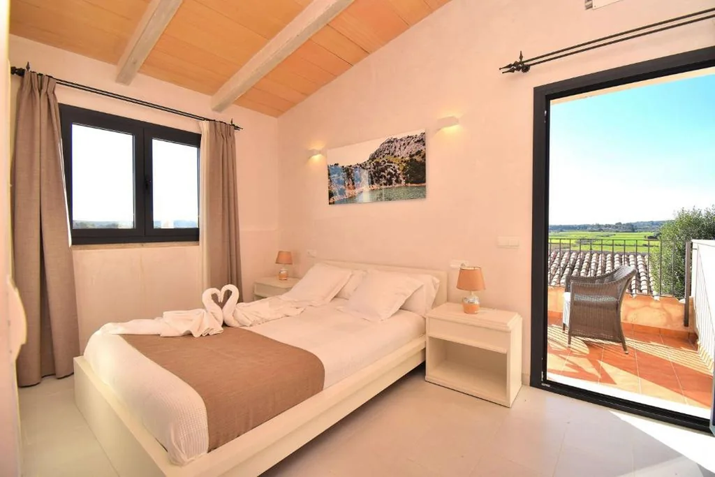 Double Room with Pool View — Agroturisme Es Racó De Maria