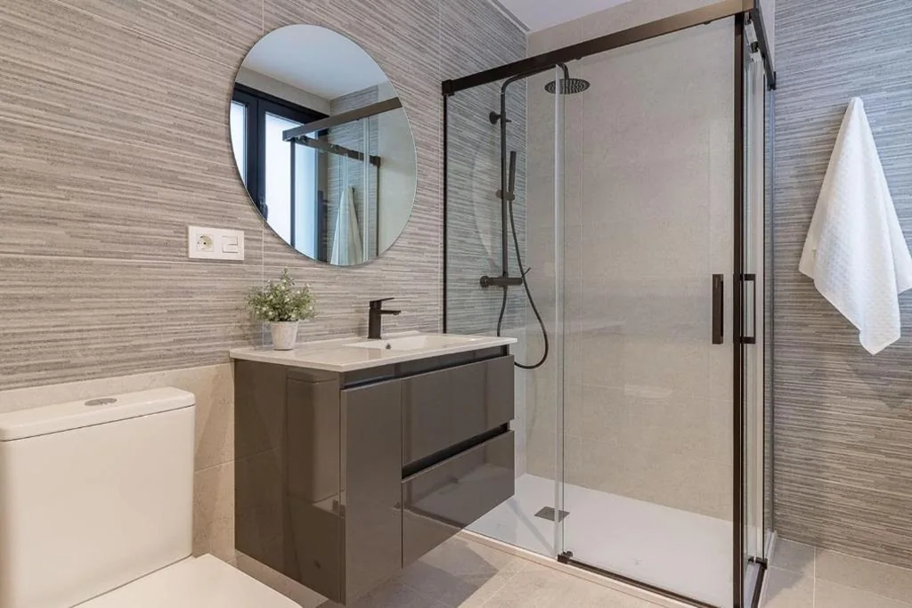 Camera doppia con bagno privato — AH Hostel Room4You Oviedo VUT3026AS