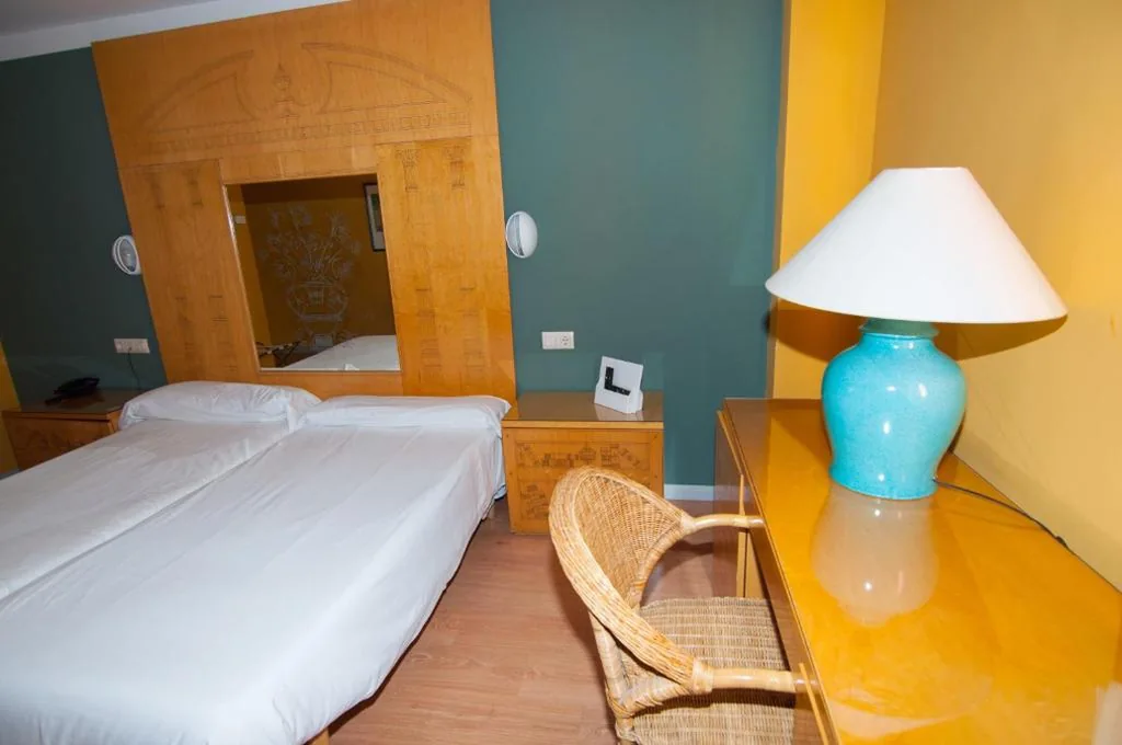 Habitación Doble - 2 camas — AHC Hoteles Cáceres