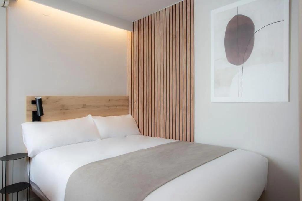 ダブルルーム — Aila II Hotel Boutique by SingularStays - Digital Access