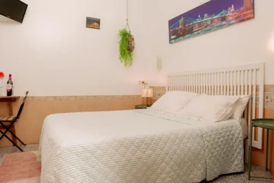 Aire Hostal en Los Alcores Recepción telefónica Auto Check-in — Foto 4