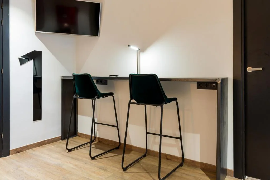 Standard Double Room - 1 or 2 Beds — Airhostel Barcelona Airport 24h
