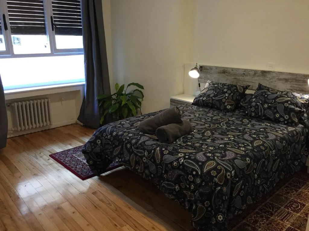 Double Room with Shared Bathroom — Akasha Arima