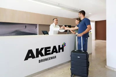 Akeah Broncemar — Foto 7