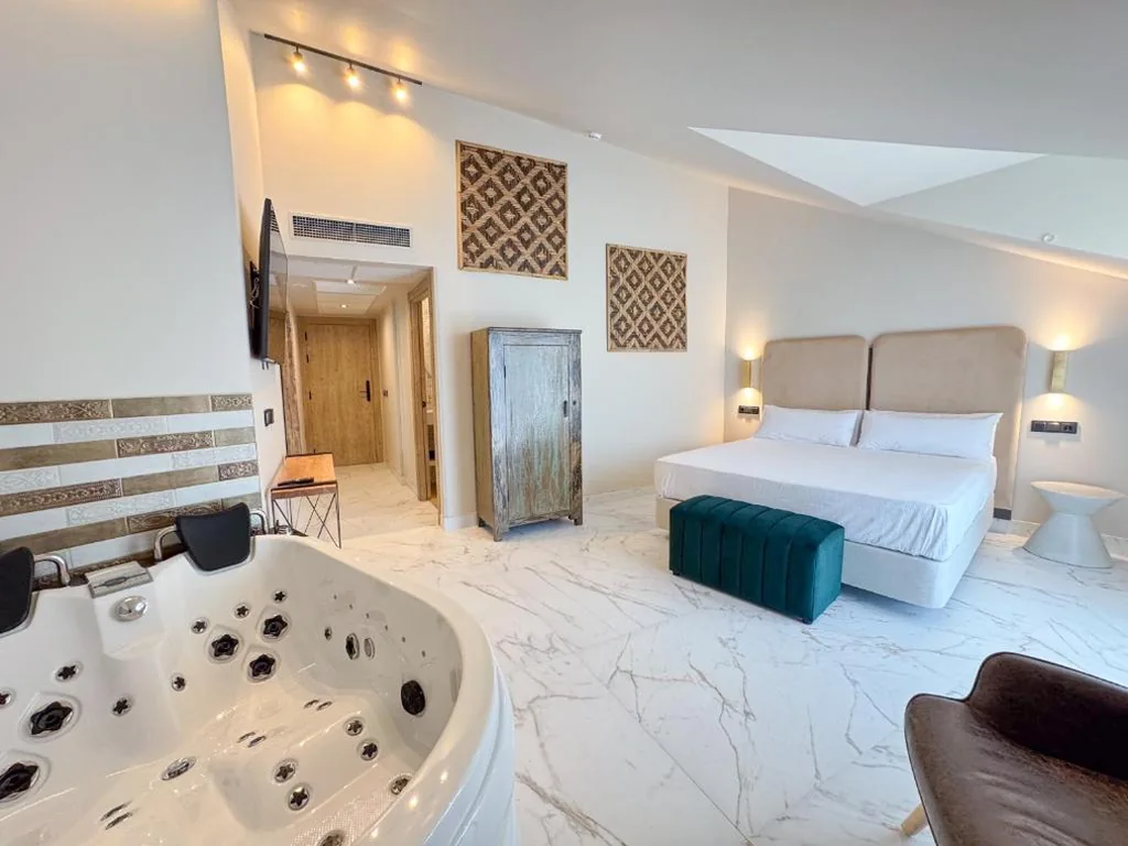 Suite Deluxe con vasca idromassaggio — Akla Burgo de Osma