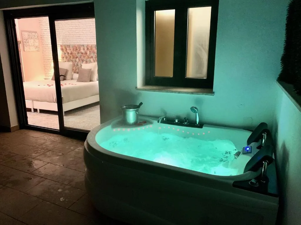 Suite con vasca idromassaggio sulla terrazza — Akla Hotel Mérida