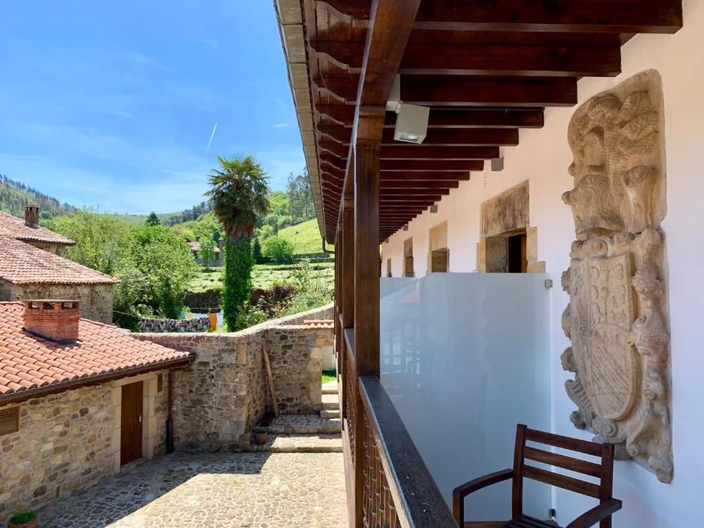 Suite con terrazza — Akla Hotel Suites Valles Pasiegos
