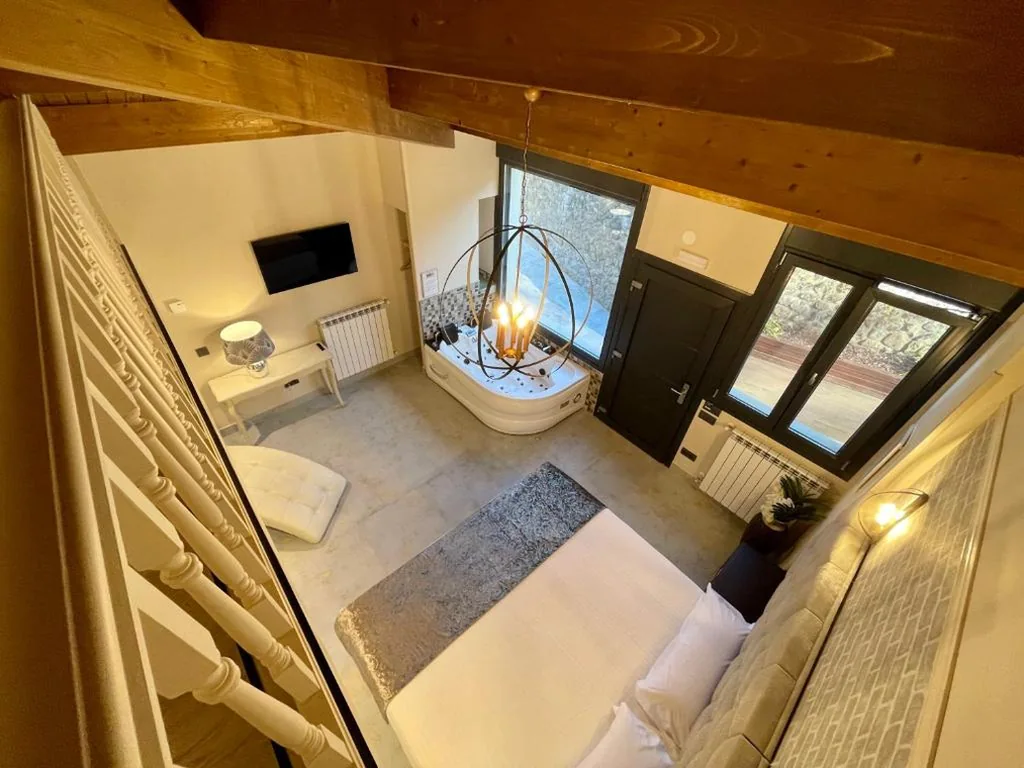 Suite Duplex — Akla Hotel Suites Valles Pasiegos