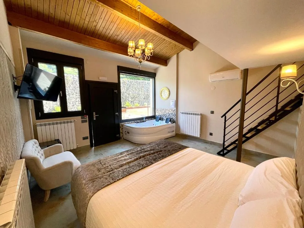 Suite Duplex — Akla Hotel Suites Valles Pasiegos