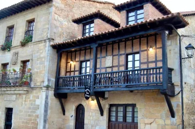 Akla Suites con Jacuzzi Santillana — foto 5