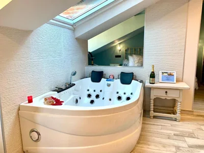 Akla Suites con Jacuzzi Santillana — foto 11