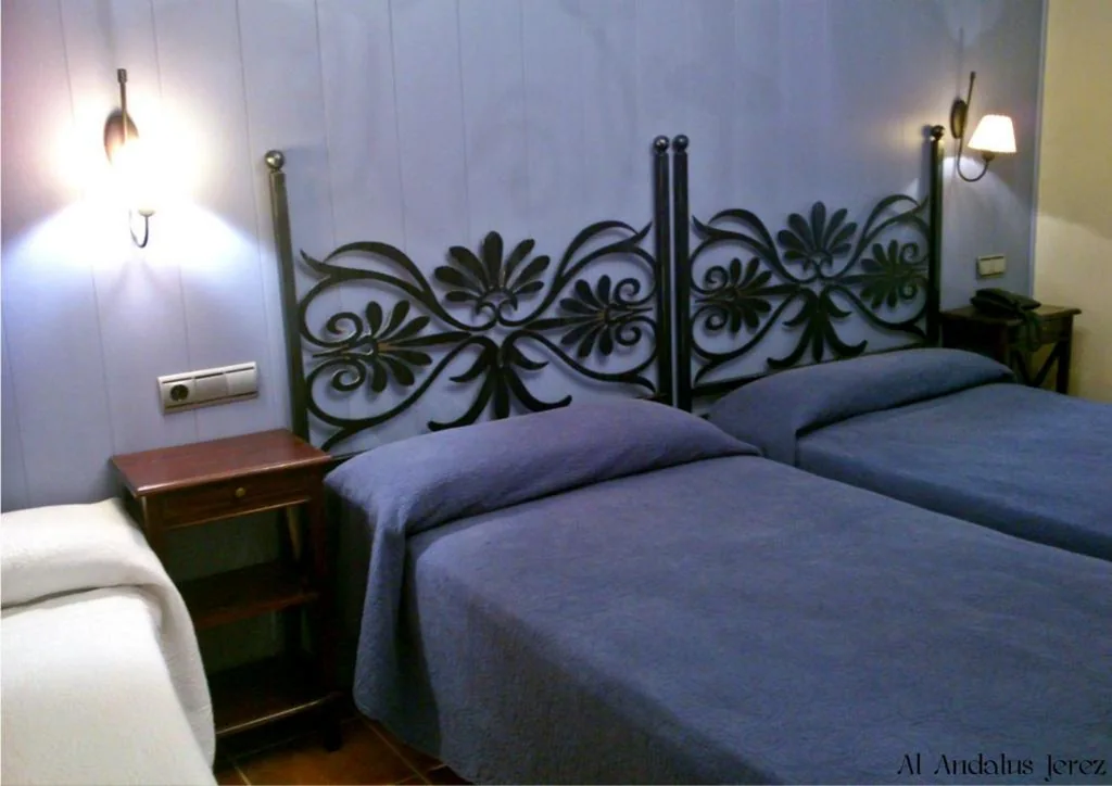Habitación Triple — Al Andalus Jerez