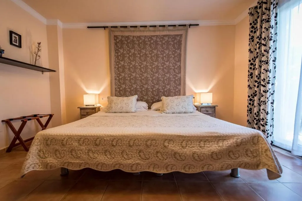 Habitación Doble con balcón - 1 o 2 camas — Al Lago
