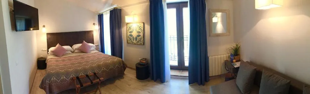 Habitación Triple con balcón — Al Lago