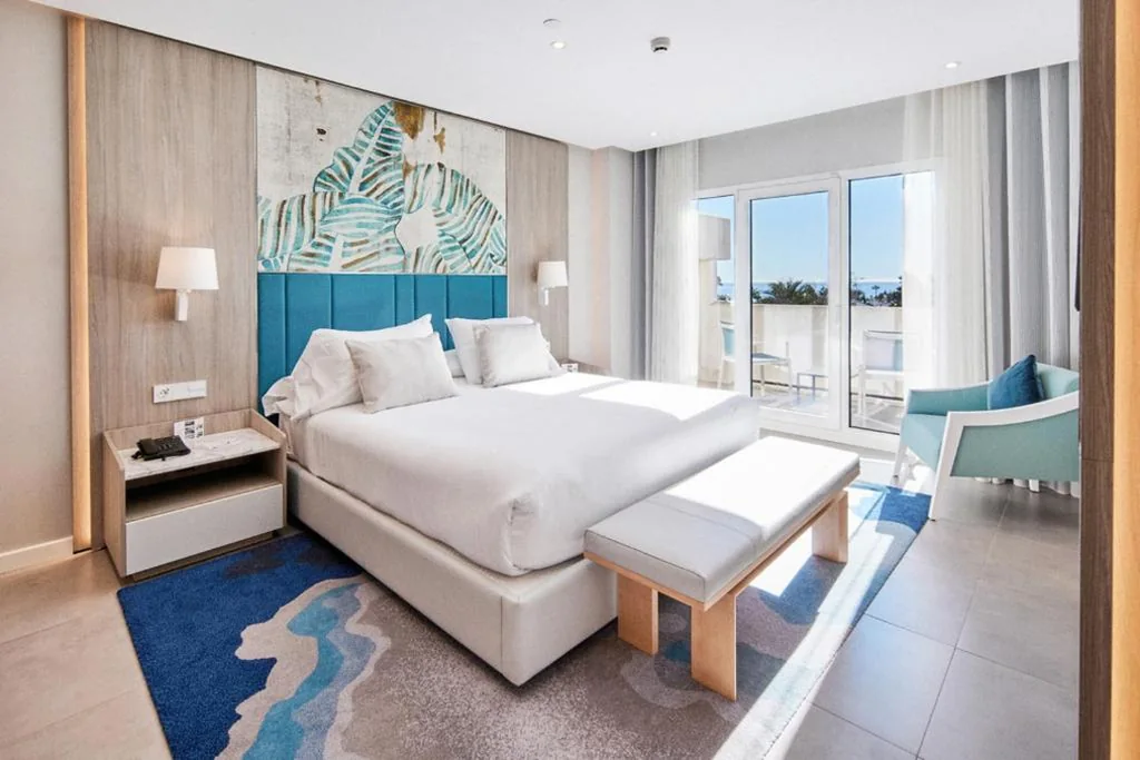 Habitación Doble Premium con vistas al mar — Alanda Marbella Hotel & Wellness