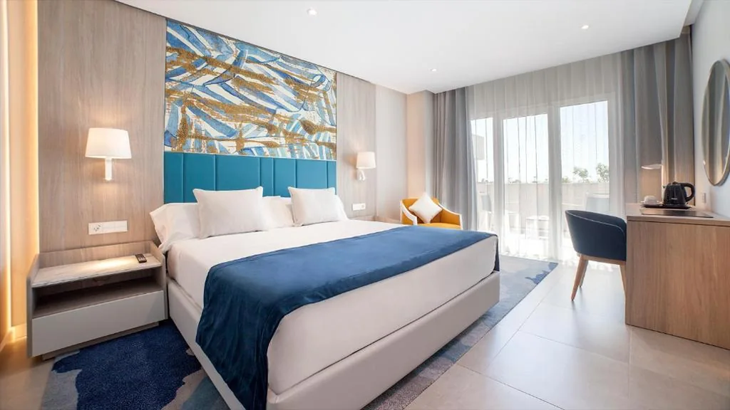 Habitación Doble Premium Deluxe con balcón — Alanda Marbella Hotel & Wellness