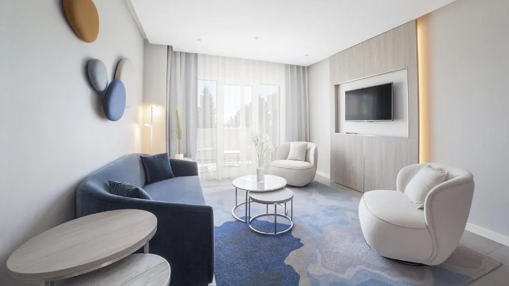Suite Premium con balcón — Alanda Marbella Hotel & Wellness