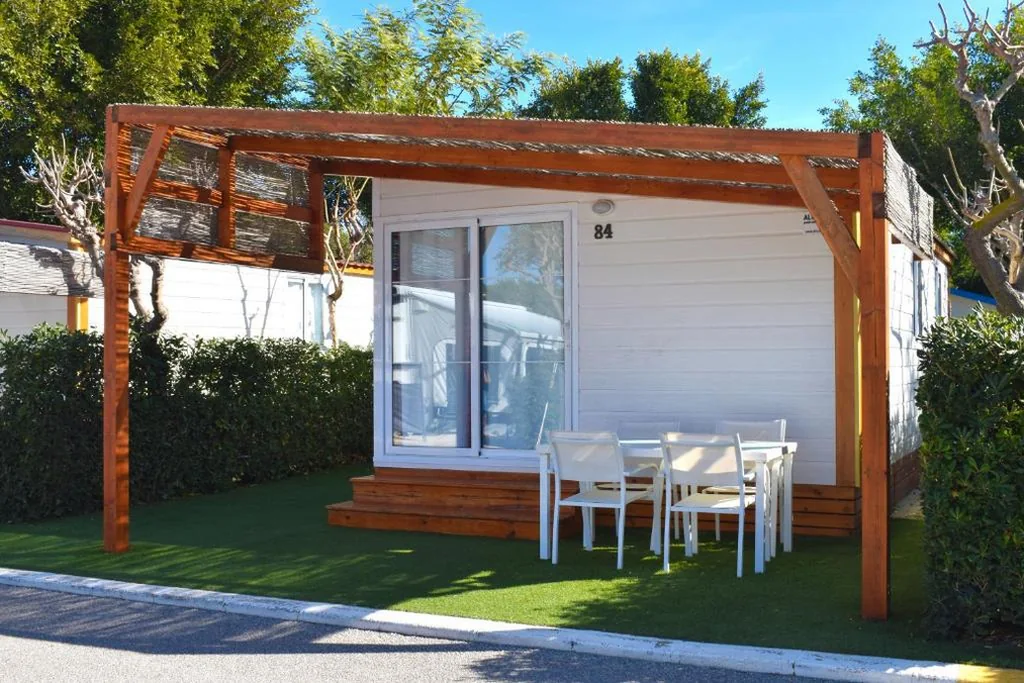 Bungalow de 2 dormitorios (2 adultos + 2 niños) — Alannia Guardamar