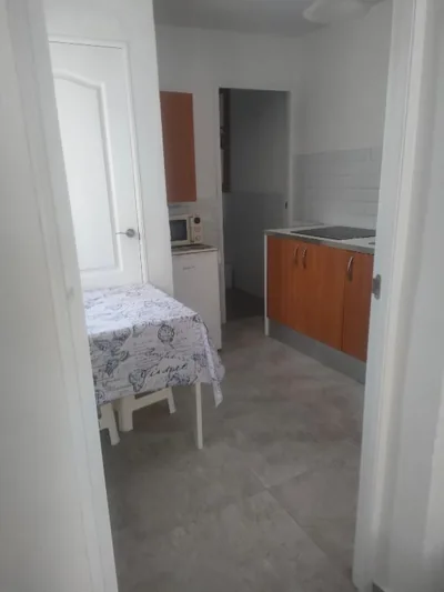 Alba 2 apartamento y Alba 3 habitación con baño — foto 11