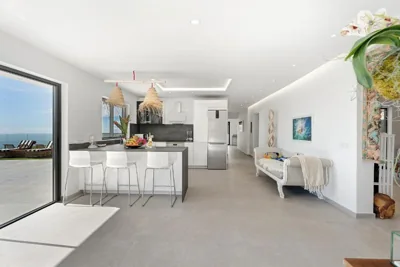 Alba House — photo 2