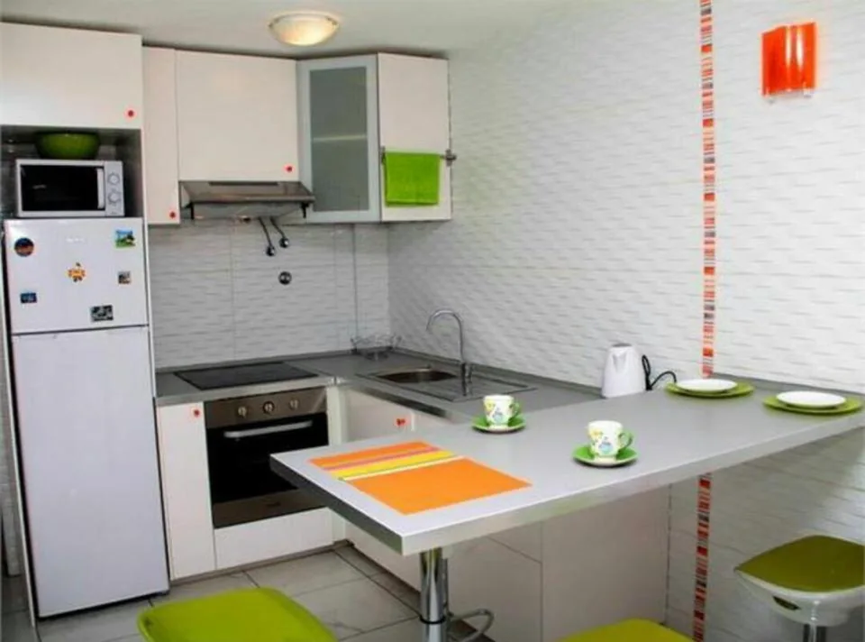 Maison avec 1 chambre — Albatros acceso por escaleras únicamente