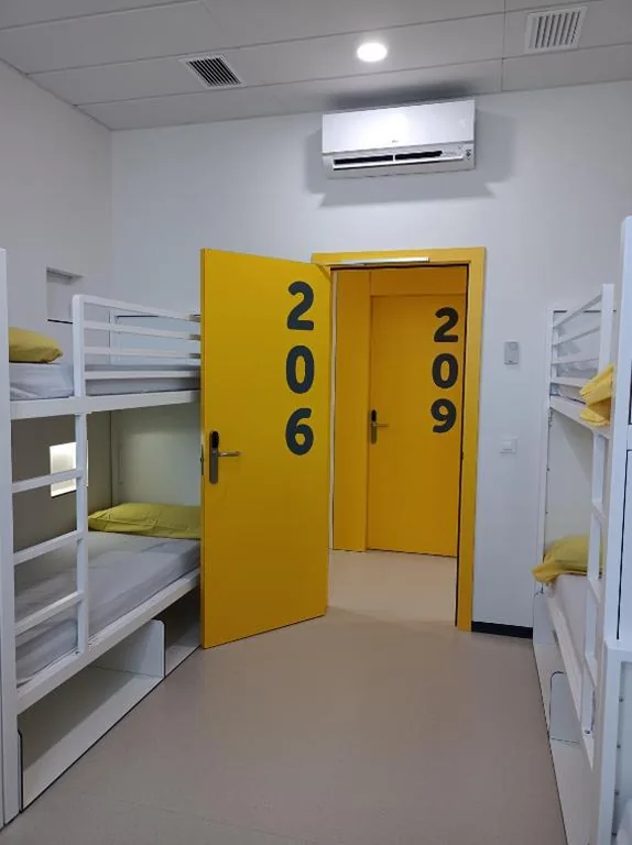Klassisches Familienzimmer mit Gemeinschaftsbad — Alberg Barcelona Xanascat