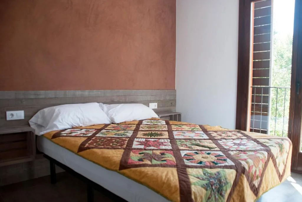 Doppelzimmer mit eigenem Bad — Alberg Cal Manel