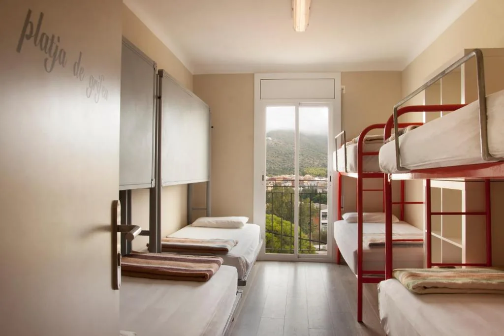 Cama em dormitório partilhado com 8 camas — Alberg Costa Brava