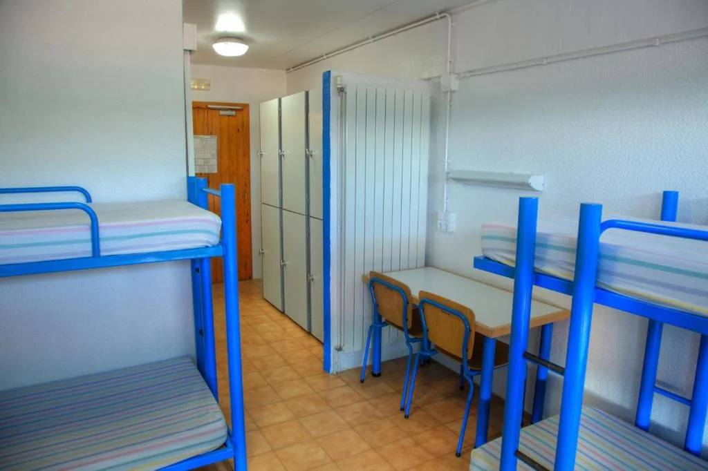 Habitación cuádruple — Alberg L'Escala Xanascat