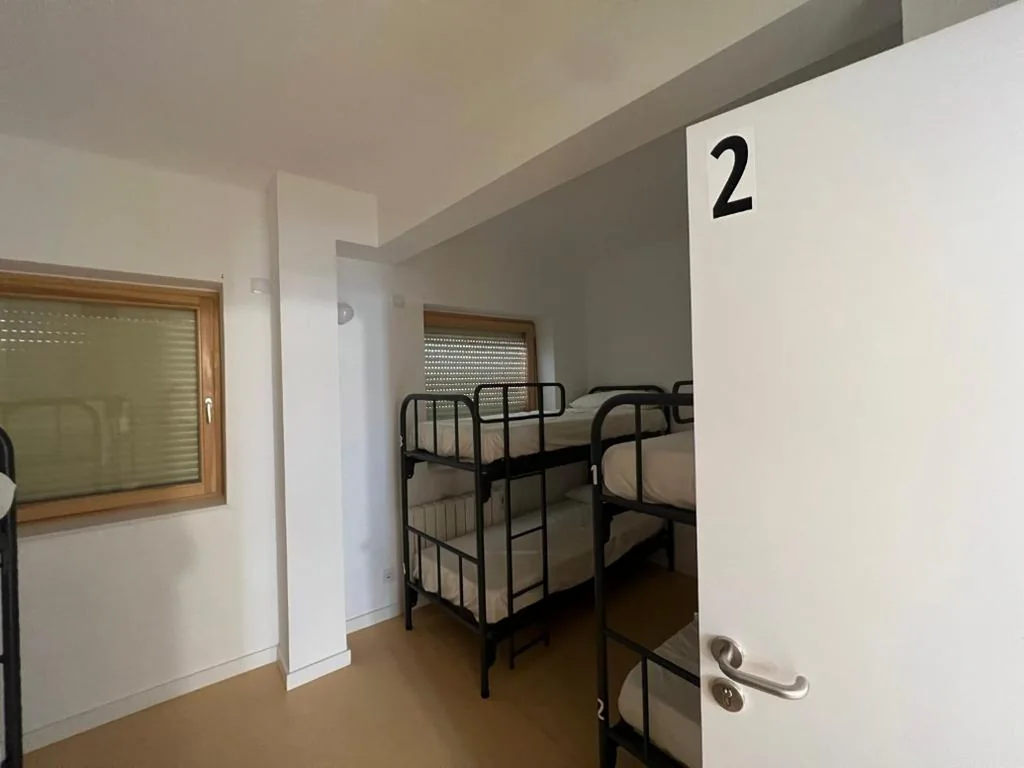 Habitación Familiar con baño compartido — Alberg Os de Balaguer